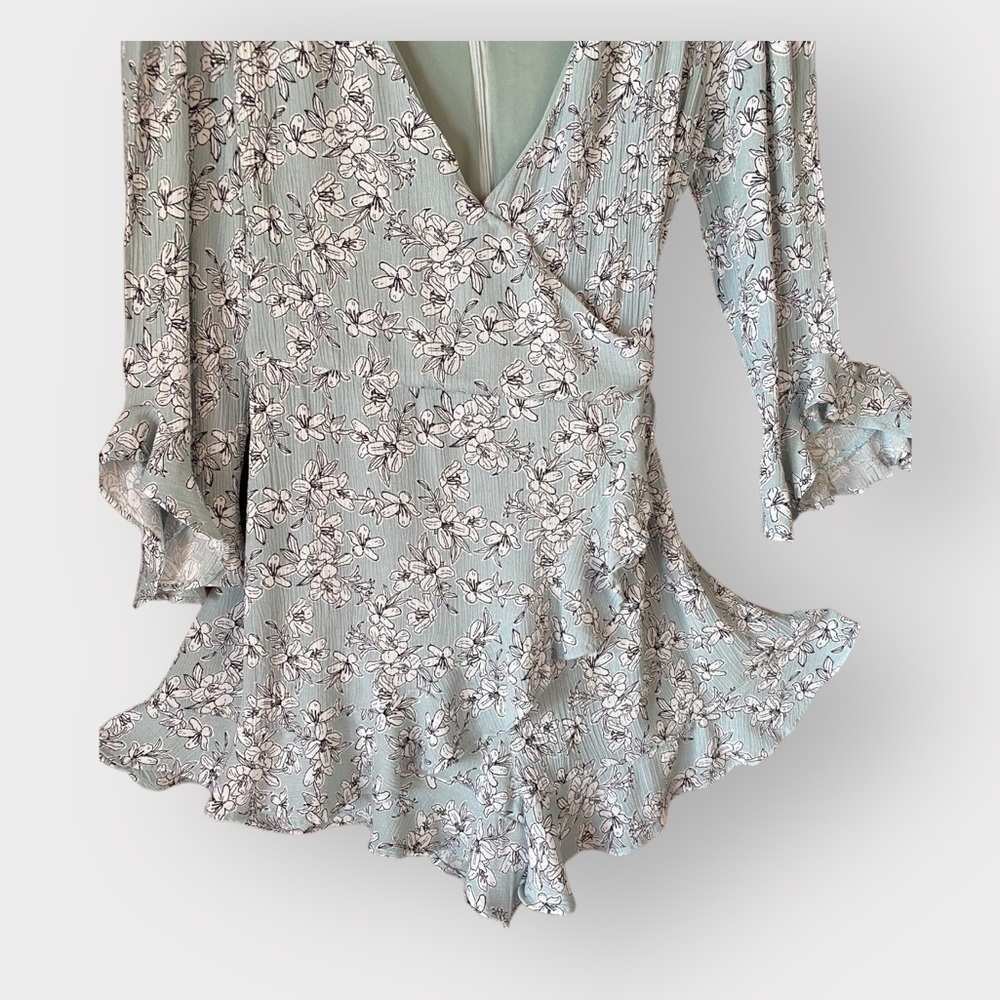 Entro Bohemian Mint Green Floral Ruffled Keyhole Jumper Dress Great Condition - Picture 5 of 12